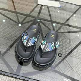 Picture of Louis Vuitton Slippers _SKULVsz38-45BS0605314